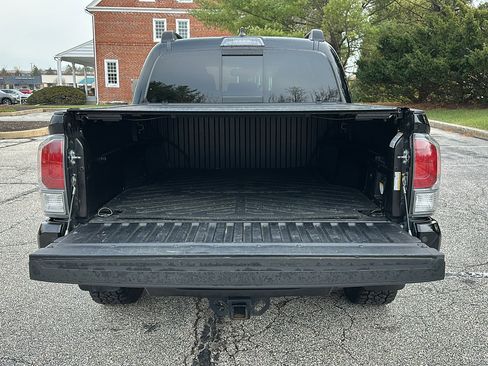 Used 2021 Toyota Tacoma TRD Off-Road w/ TRD Premium Off Road Package image 7