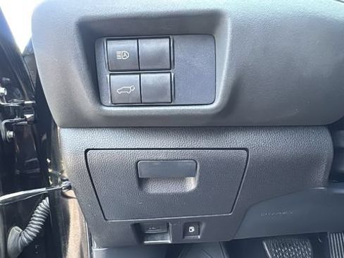 Used 2021 Toyota Highlander XLE AWD/4WD image 21