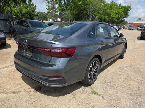 Used 2025 Volkswagen Jetta Sport image 11