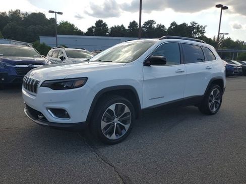 Certified 2022 Jeep Cherokee Limited w/ Elite Package AWD/4WD image 3