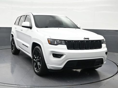Used 2021 Jeep Grand Cherokee Laredo X RWD image 8