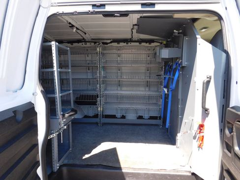Used 2021 Chevrolet Express 2500 RWD image 8