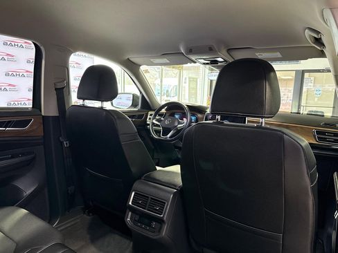 Used 2025 Volkswagen Atlas SE image 38