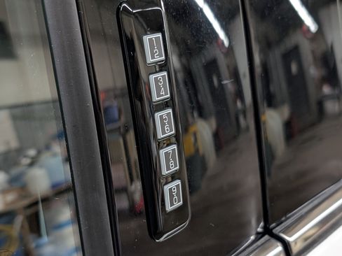 Used 2023 Ford F150 Lariat w/ Equipment Group 502A High image 4