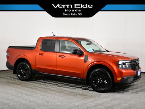 Used 2024 Ford Maverick Lariat w/ Black Appearance Package AWD/4WD image 1