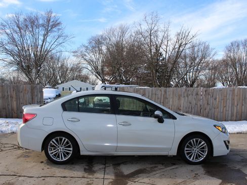 Used 2015 Subaru Impreza 2.0i Limited image 11