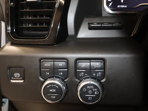 Used 2025 GMC Sierra 2500 AT4 w/ AT4 Premium Plus Package AWD/4WD image 10