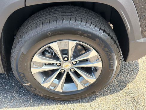 New 2026 Chevrolet Equinox LT w/ Convenience Package II AWD/4WD image 20