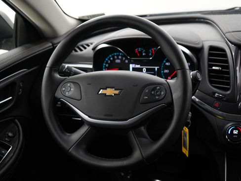 Used 2016 Chevrolet Impala LT w/ Convenience Package FWD image 14