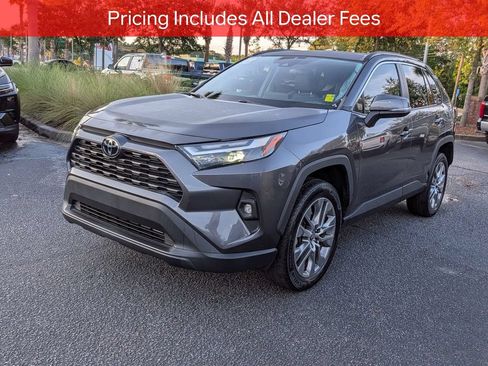 Used 2022 Toyota RAV4 XLE Premium FWD image 9