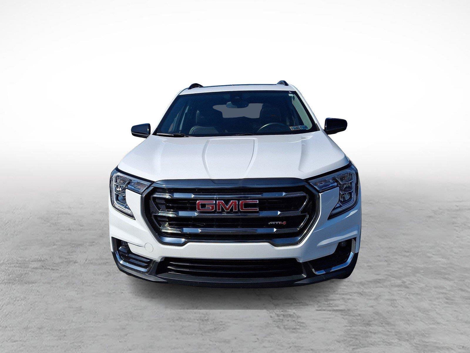 Used 2022 GMC Terrain AT4 AWD/4WD image 2