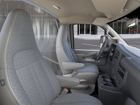 New 2025 GMC Savana 3500 w/ Power Convenience Package image 17