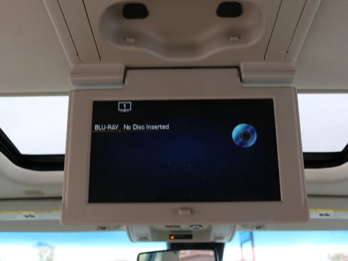 Used 2015 Cadillac Escalade Luxury image 22