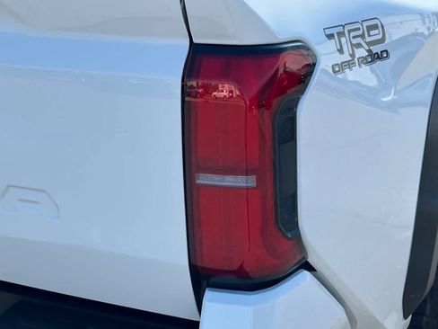 Certified 2024 Toyota Tacoma TRD Off-Road AWD/4WD image 18
