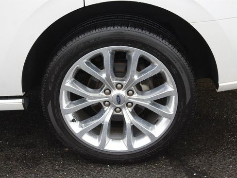 Used 2018 Ford Expedition Platinum image 32