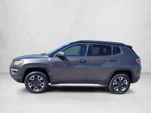 Used 2018 Jeep Compass Trailhawk AWD/4WD image 2