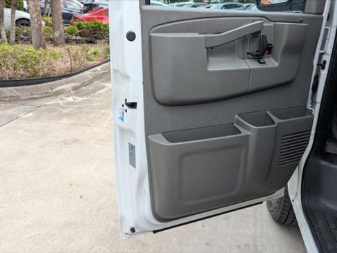 Used 2020 Chevrolet Express 2500 w/ Driver Convenience Package image 13