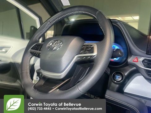 Certified 2025 Toyota Sienna XSE image 22