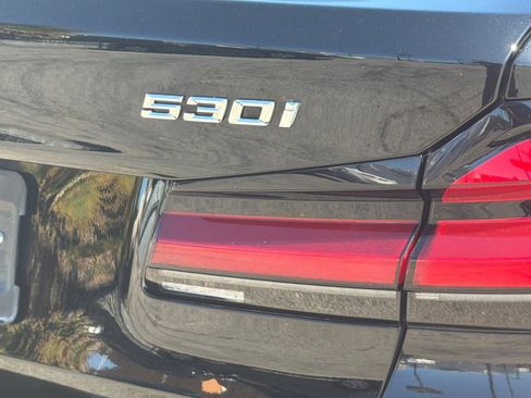 Used 2021 BMW 530i w/ Convenience Package RWD image 28