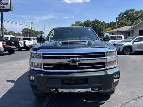 Used 2019 Chevrolet Silverado 2500 High Country w/ Duramax Plus Package AWD/4WD image 2