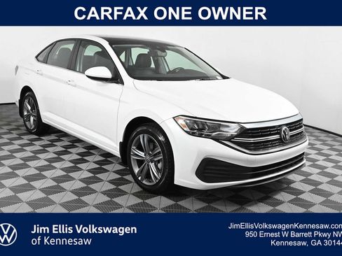 Certified 2023 Volkswagen Jetta SE w/ Panoramic Sunroof Package FWD image 1