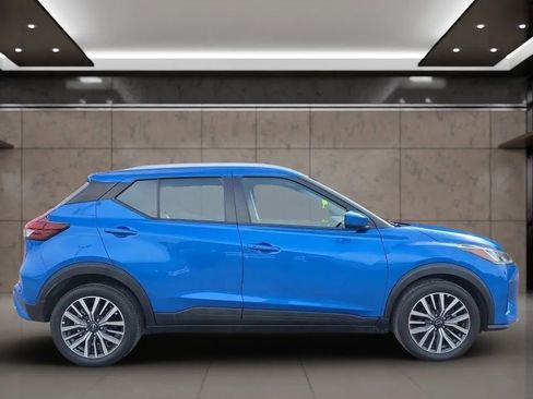 Used 2024 Nissan Kicks SV image 8