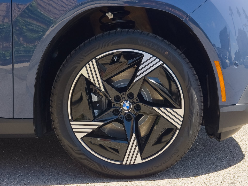 New 2027 BMW iX3 50 xDrive AWD/4WD image 4