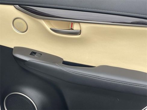 Used 2015 Lexus NX 300h FWD w/ Luxury Package image 19