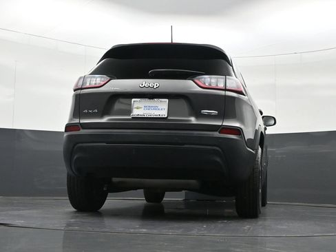 Used 2019 Jeep Cherokee Latitude Plus AWD/4WD image 27