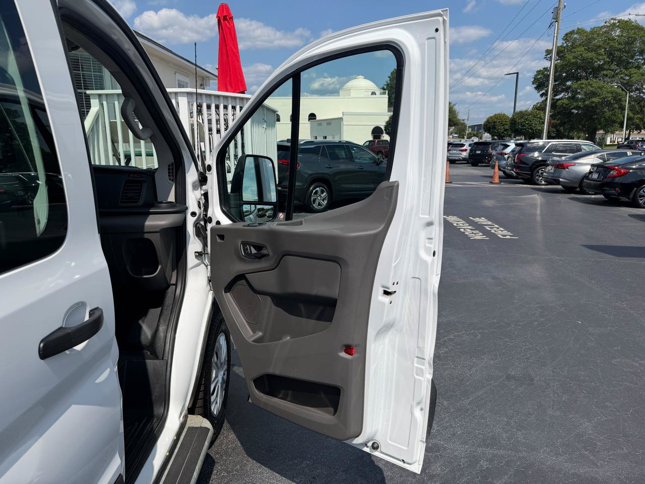 Used 2025 Ford Transit 250 Low Roof w/ Exterior Upgrade Package RWD image 9