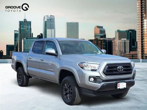 Used 2023 Toyota Tacoma SR5 w/ Technology Package image 8