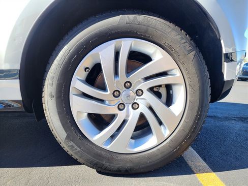 Used 2023 Land Rover Range Rover Evoque R-Dynamic S image 16