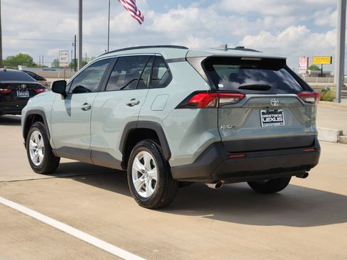 Used 2019 Toyota RAV4 XLE w/ Convenience Package image 5