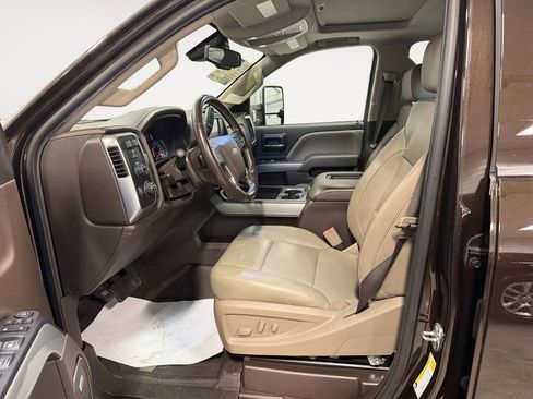 Used 2019 Chevrolet Silverado 2500 LTZ w/ Duramax Plus Package image 12