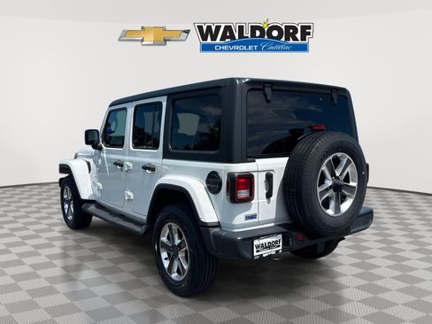 Used 2021 Jeep Wrangler Unlimited Sahara AWD/4WD image 4