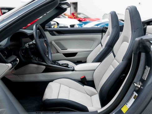 Used 2025 Porsche 911 Carrera S RWD image 40