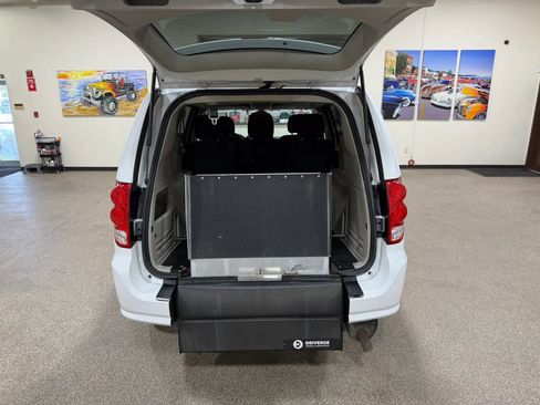 Used 2019 Dodge Grand Caravan SE FWD image 51