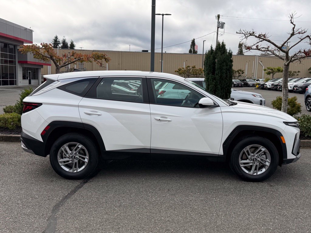 Used 2025 Hyundai Tucson SE AWD/4WD image 6