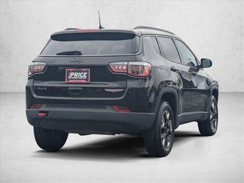 Used 2017 Jeep Compass Trailhawk w/ Leather Interior Group AWD/4WD image 5