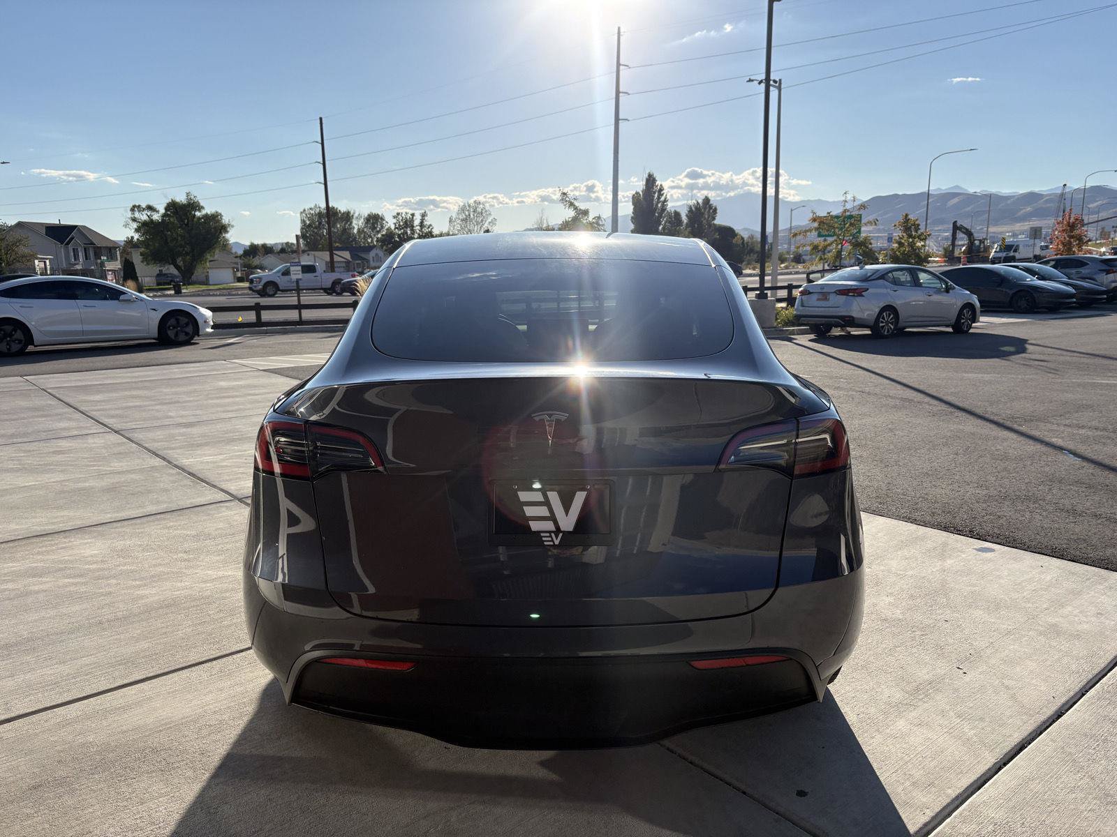 Used 2023 Tesla Model Y 2WD image 7