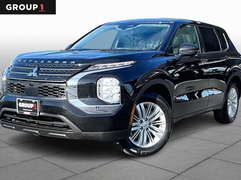 Used 2023 Mitsubishi Outlander ES image 1