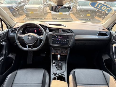 Used 2021 Volkswagen Tiguan SEL AWD/4WD image 26