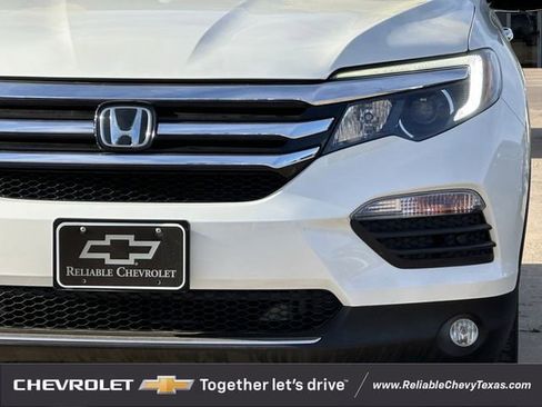 Used 2018 Honda Pilot Touring image 9