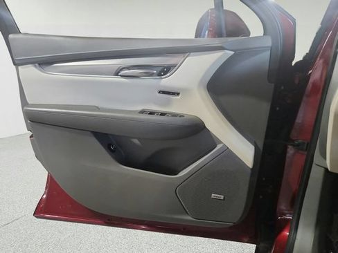 Used 2017 Cadillac XT5 Luxury FWD image 20