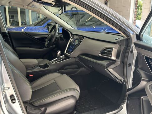 Used 2025 Subaru Outback Onyx Edition AWD/4WD image 28