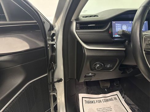 Used 2021 Jeep Grand Cherokee L Laredo w/ Luxury Tech Group I image 39