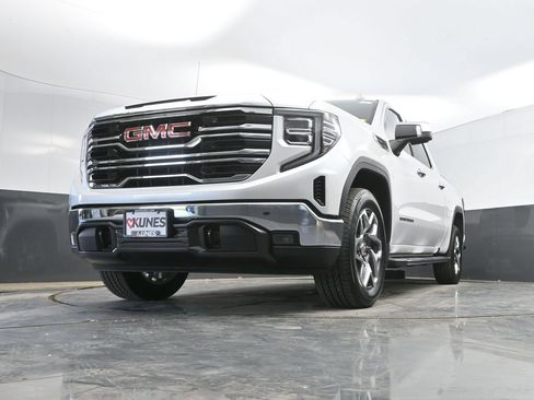 Used 2024 GMC Sierra 1500 SLT w/ SLT Premium Package AWD/4WD image 35