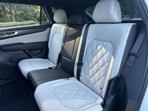 New 2026 Volkswagen Atlas Cross Sport SEL Premium R-Line image 23