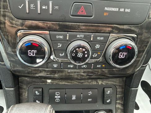 Used 2013 Buick Enclave Leather FWD image 25