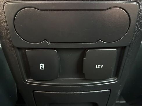 Used 2023 Ford Explorer XLT w/ Equipment Group 202A AWD/4WD image 24